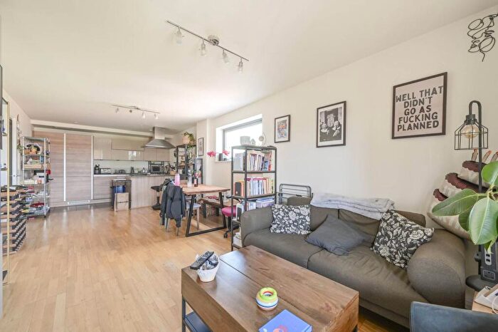 2 Bedroom Flat For Sale In Chi Building, Crowder Street, Shadwell, London, E1