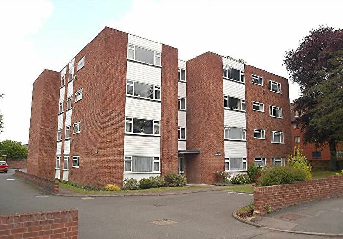 2 Bedroom Flat To Rent In Warren Court, Castlebar Park, Ealing, London, W5