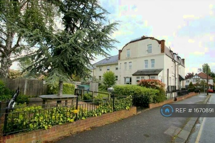 1 Bedroom Flat To Rent In Temple Road, Epsom, KT19