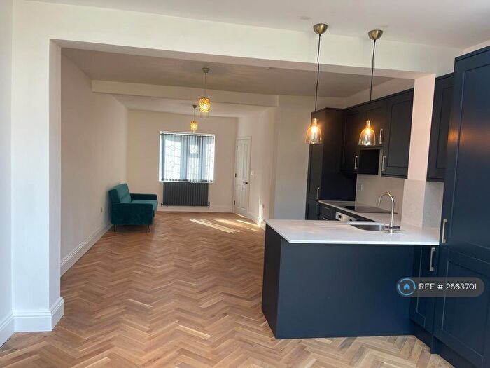 3 Bedroom Terraced House To Rent In Manor Road, London, E17