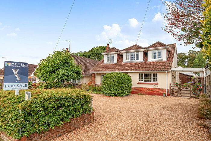 4 Bedroom Detached House For Sale In Hayes Lane, Wimborne, BH21