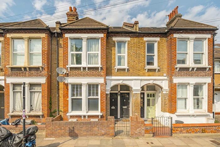 2 Bedroom Maisonette For Sale In Renmuir Street, Tooting, SW17