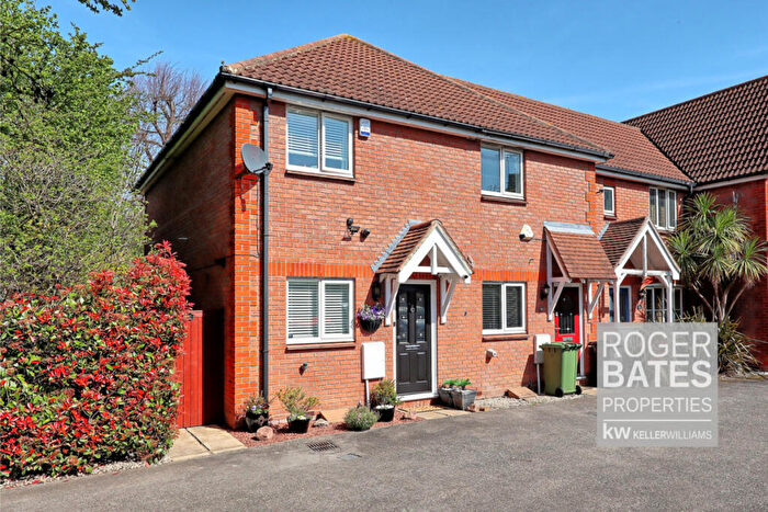 2 Bedroom End Of Terrace House For Sale In Nevendon Road, Basildon, SS13