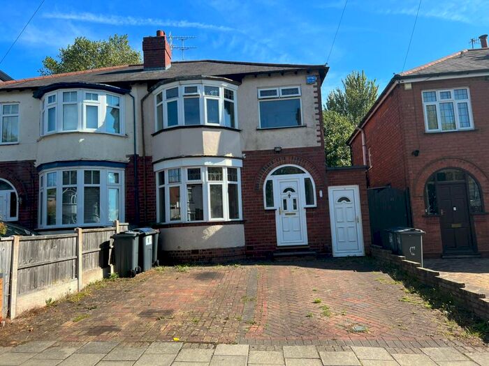 3 Bedroom Semi-Detached House To Rent In White Road, Quinton, B32