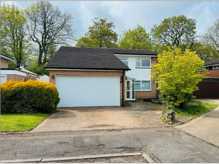 4 Bedroom Detached House To Rent In Worth, RH10