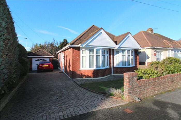3 Bedroom Bungalow For Sale In Chamberlain Grove, Fareham, Hampshire, PO14