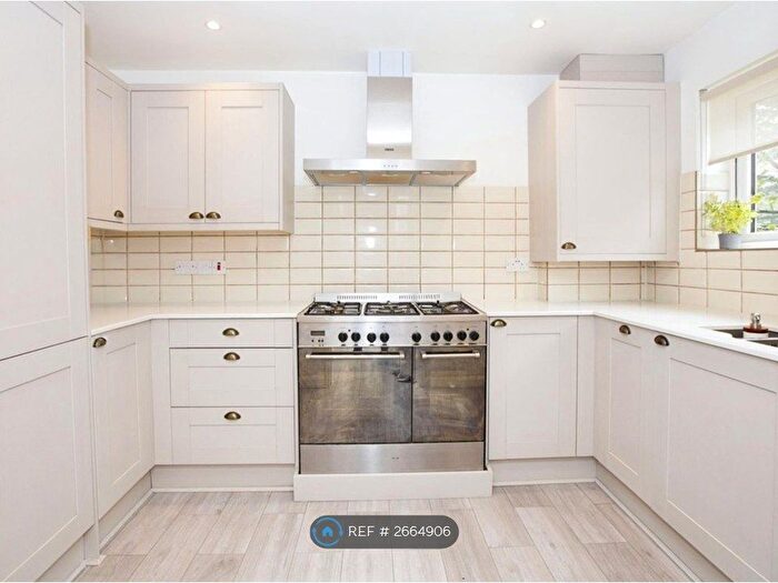 1 Bedroom Bungalow To Rent In Crofton Road, London, E13