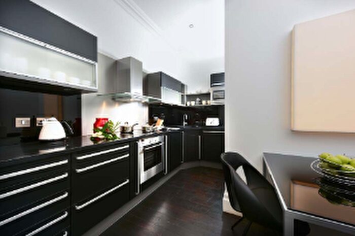 2 Bedroom Flat To Rent In Stanthrope Garden, London, SW7