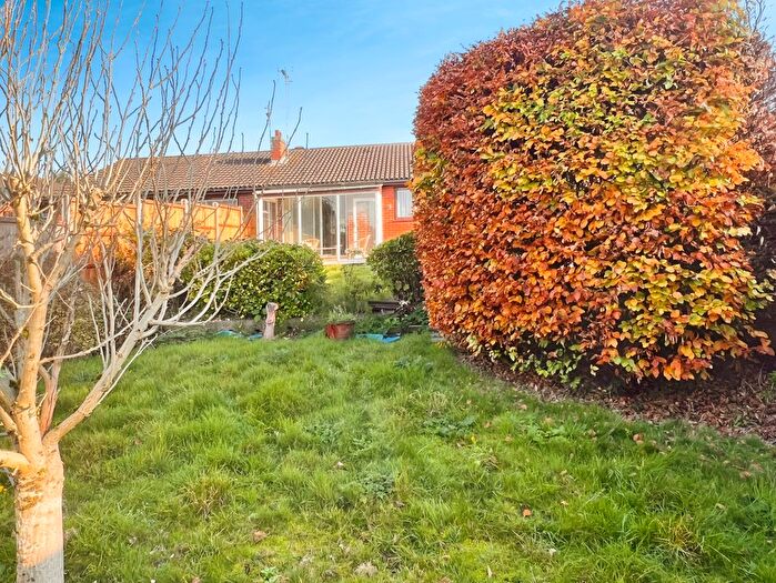 2 Bedroom Semi-Detached Bungalow For Sale In Radiant Road, Leicester, LE5