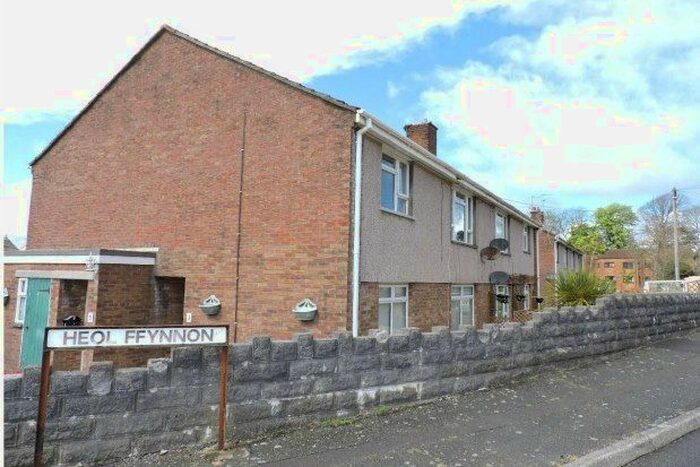 2 Bedroom Flat To Rent In Heol Ffynnon, Swansea, SA4