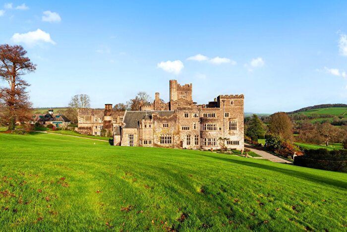 3 Bedroom Flat For Sale In Flete, Flete House, PL21