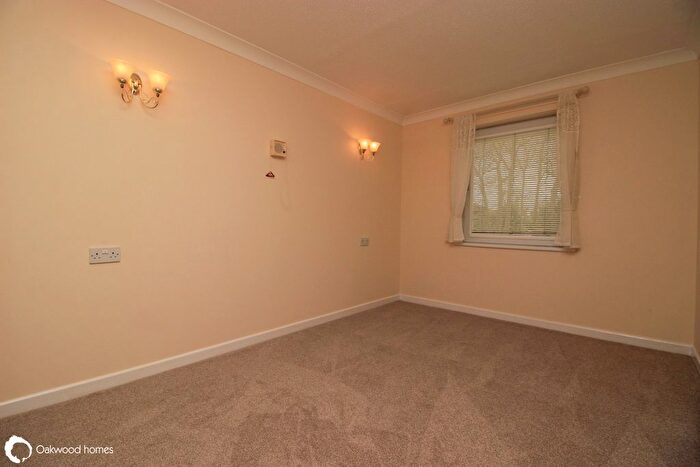 1 Bedroom Flat For Sale In Hunting Gate, Birchington, CT7