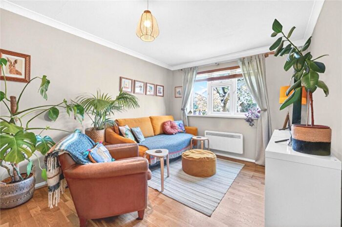 1 Bedroom Flat For Sale In Luther King Close, Walthamstow, London, E17