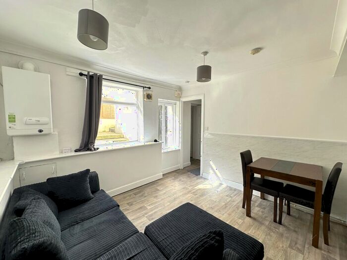 2 Bedroom Flat To Rent In Upper Lewes Road, Brighton, BN2