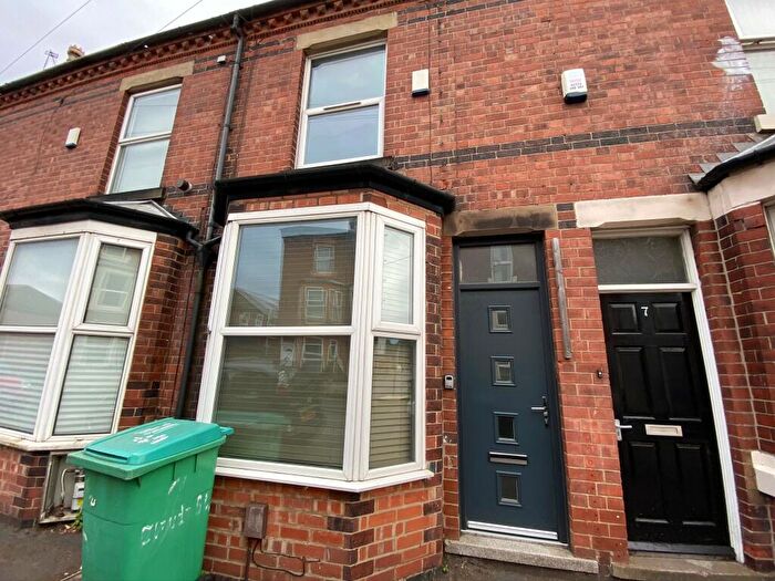 4 Bedroom Terraced House For Sale In Claude Street Hmo, NG7