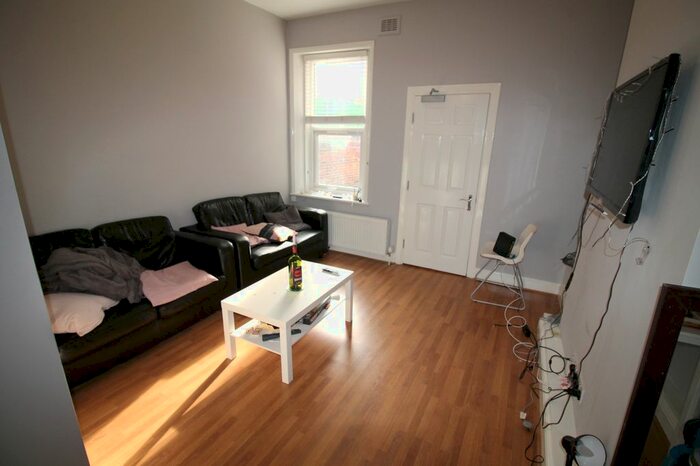3 Bedroom Maisonette To Rent In Shortridge Terrace, Newcastle Upon Tyne, NE2