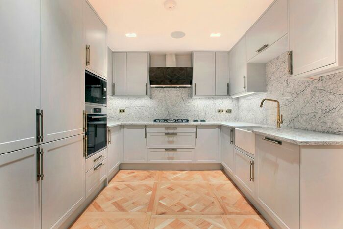 1 Bedroom Flat To Rent In Nightingale Mansions, - Nightingale Lane, SW12