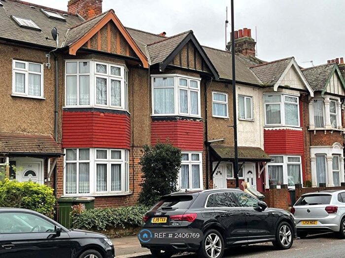 4 Bedroom Terraced House To Rent In Lonsdale Avenue, London, E6