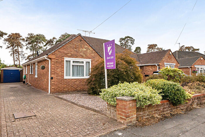 3 Bedroom Bungalow For Sale In Roslyn Road, Woodley, Reading, Berkshire, RG5