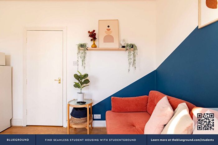 1 Bedroom Flat To Rent In Shepherd's Bush, W12