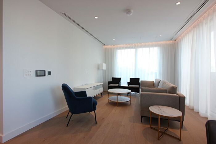 2 Bedroom Flat To Rent In Sovereign Court, Jubilee Walk, London, WC1X