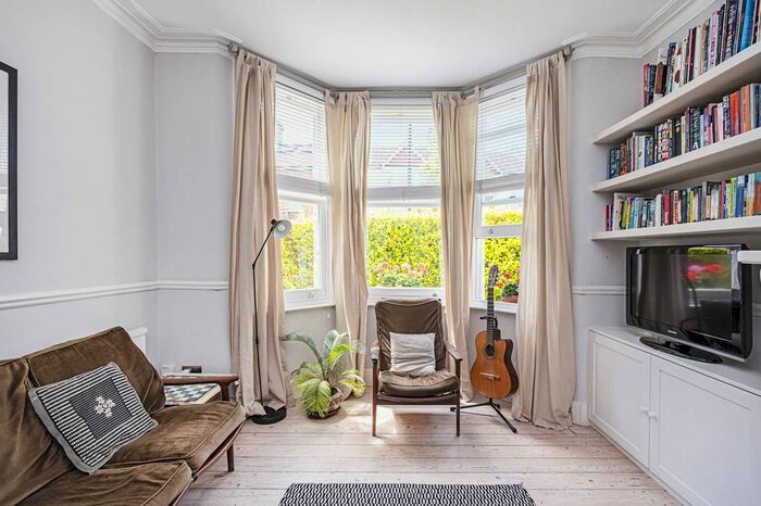 3 Bedroom Terraced House To Rent In Pearl Road, Walthamstow, London, E17