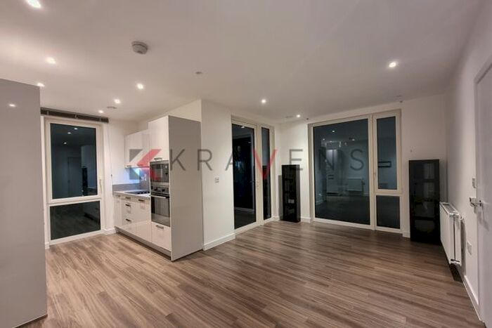 1 Bedroom Flat To Rent In Colliford Court, Farnsworth Drive, Edgware, HA8