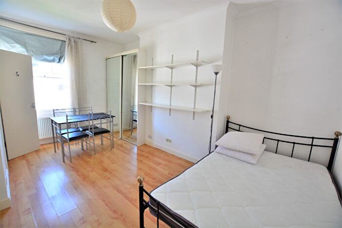 Studio To Rent In Powis Road, City Centre, Brighton, BN1