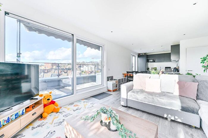 2 Bedroom Flat For Sale In Calum Court, Central Purley, Purley, CR8