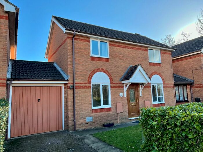 3 Bedroom Detached House To Rent In Brearley Avenue, Oldbrook, Milton Keynes MK6