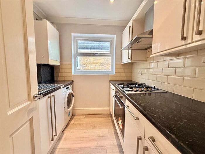 2 Bedroom Apartment To Rent In Hazelwood Road, Walthamstow, E17