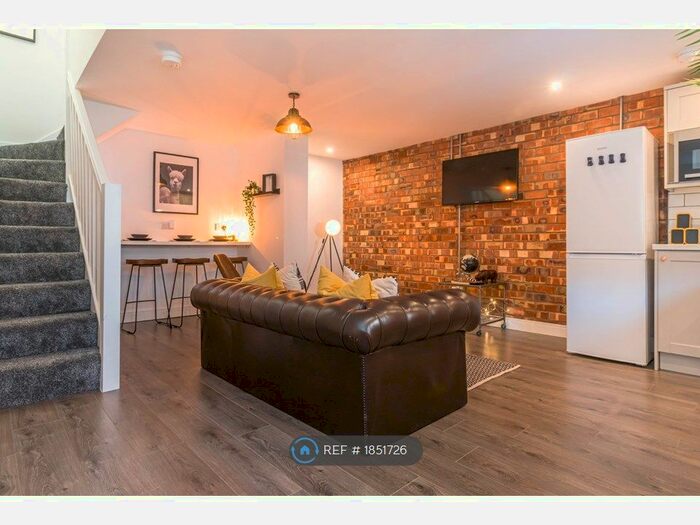 3 Bedroom Flat To Rent In Smithdown Road, Liverpool, L15