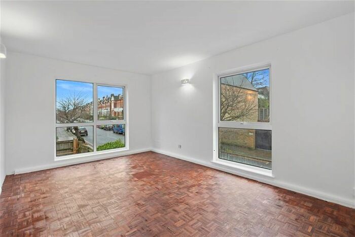 2 Bedroom Flat To Rent In Crouch Hill, London, N8