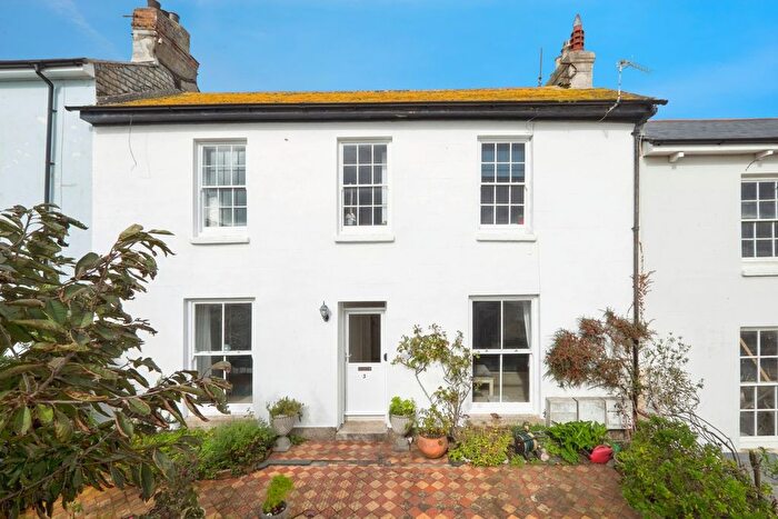 2 Bedroom Flat For Sale In Penrose Terrace, Penzance, Cornwall, TR18
