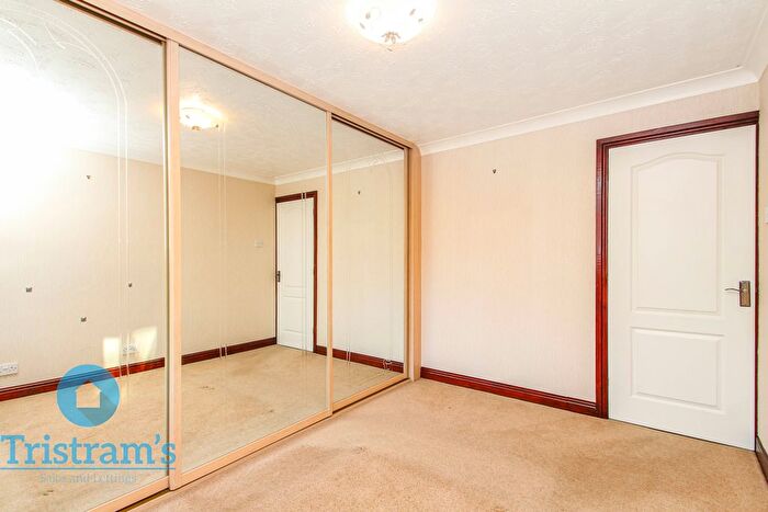 2 Bedroom Detached Bungalow To Rent In Bedlington Gardens, Mapperley, Nottinghamshire, NG3