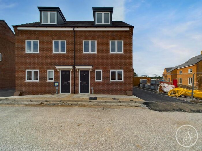 3 Bedroom Semi-Detached House To Rent In Blencarn Walk, Leeds, LS14