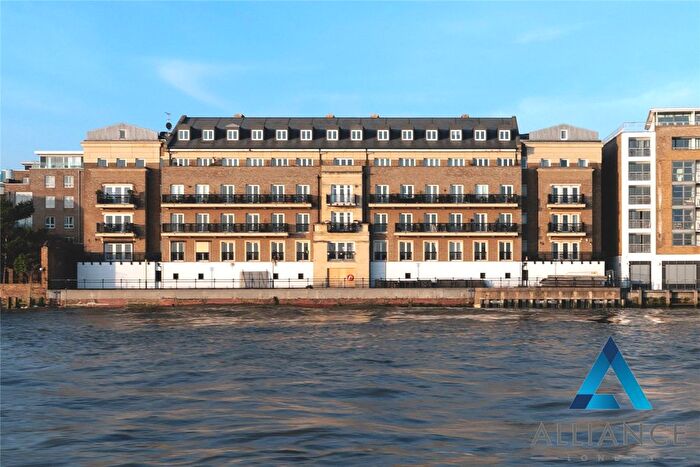 2 Bedroom Flat To Rent In Narrow Street, London, E14
