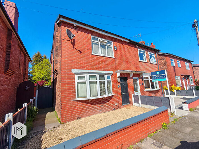 3 Bedroom Semi Detached House For Sale In Collyhurst Avenue, Worsley, Manchester, M28