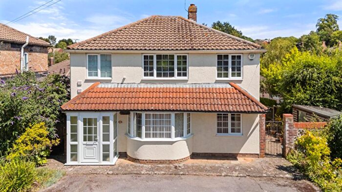 4 Bedroom Detached House For Sale In Bergholt Road, Colchester, CO4