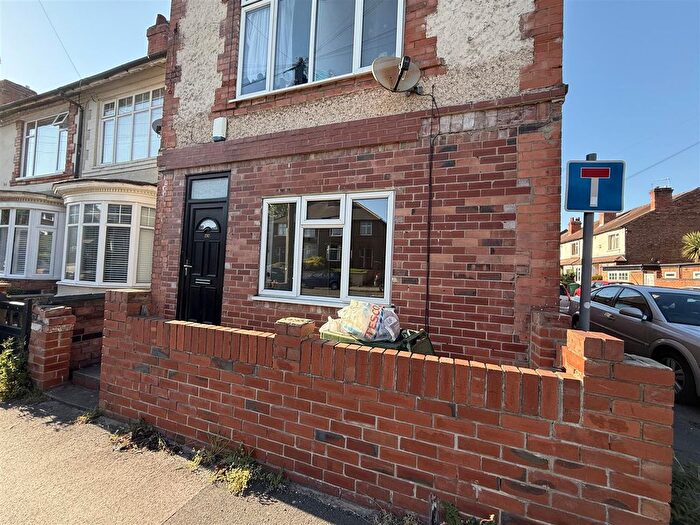 2 Bedroom Flat To Rent In Haydn Road, Nottingham, NG5