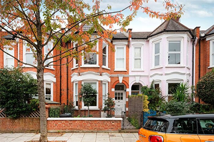 4 Bedroom Detached House To Rent In Balliol Road, Notting Hill, London, W10