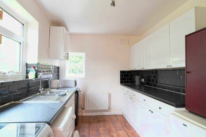 5 Bedroom Detached House To Rent In Hillside, Brighton, BN2