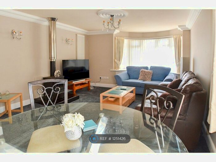 3 Bedroom Bungalow To Rent In Old Dover Road, Capel-Le-Ferne, Folkestone CT18