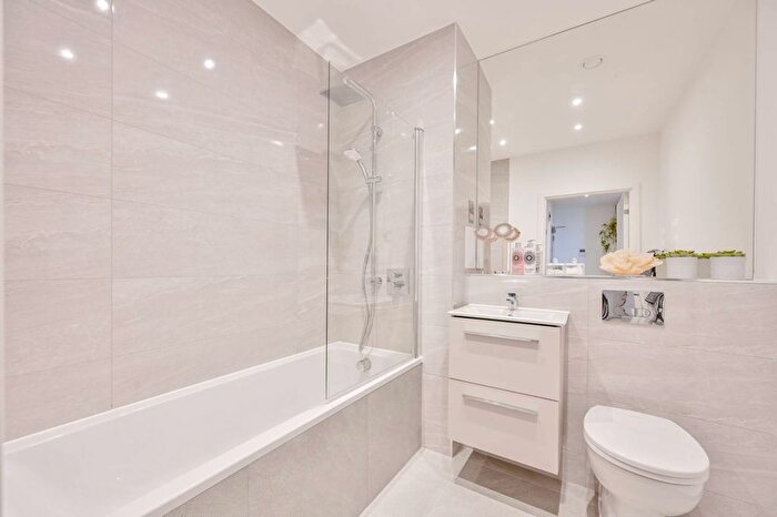 1 Bedroom Flat For Sale In Bookbinder Point, Acton, W3