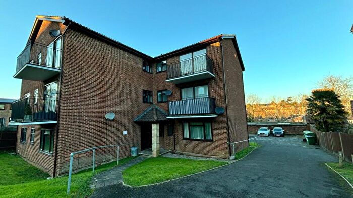 2 Bedroom Apartment To Rent In Oakdene Road, Redhill, RH1