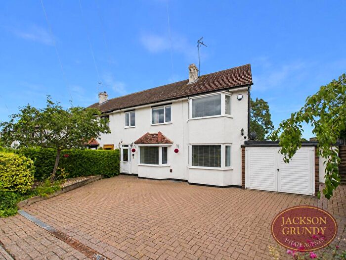 4 Bedroom Semi-Detached House For Sale In Beech Grove, Northampton, NN3