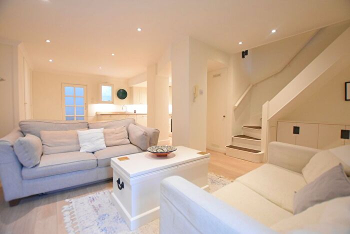 1 Bedroom Flat To Rent In Hemstal Road, London, NW6