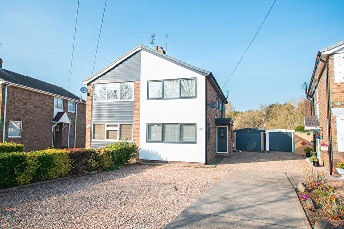 3 Bedroom Semi-Detached House To Rent In Compass Road, HU6