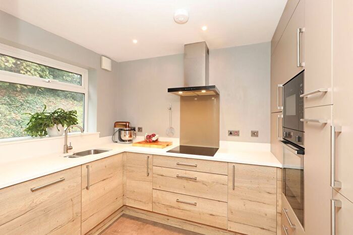 2 Bedroom Flat For Sale In Richmond Road, Sheffield, S13