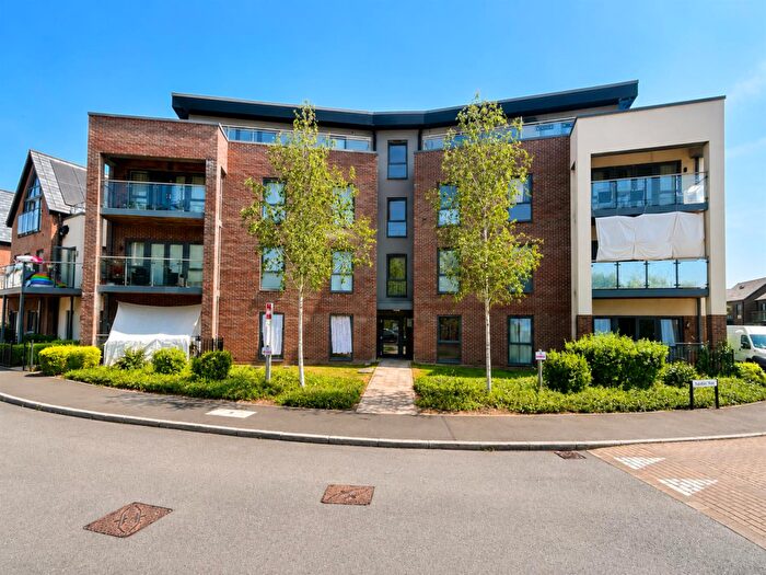 3 Bedroom House For Sale In Harvard Way, Oakgrove, Milton Keynes, MK10